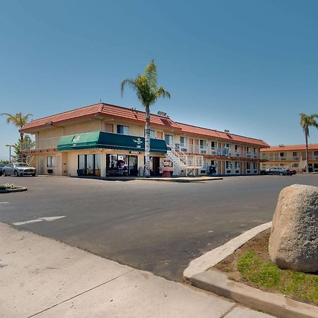 Vagabond Inn Bakersfield South Buitenkant foto