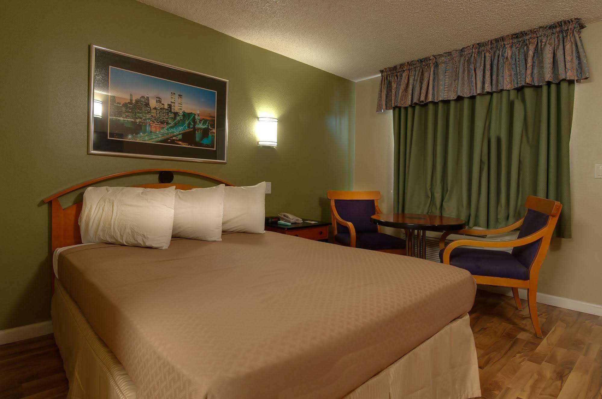 Vagabond Inn Bakersfield South Buitenkant foto